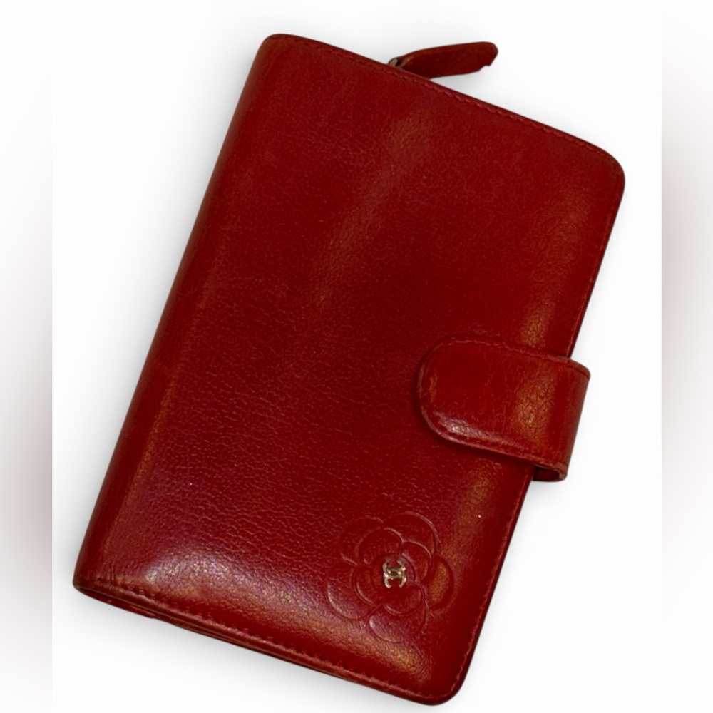 CHANEL Red Camellia Lambskin Leather L-Zip Wallet W/Chanel dust bag